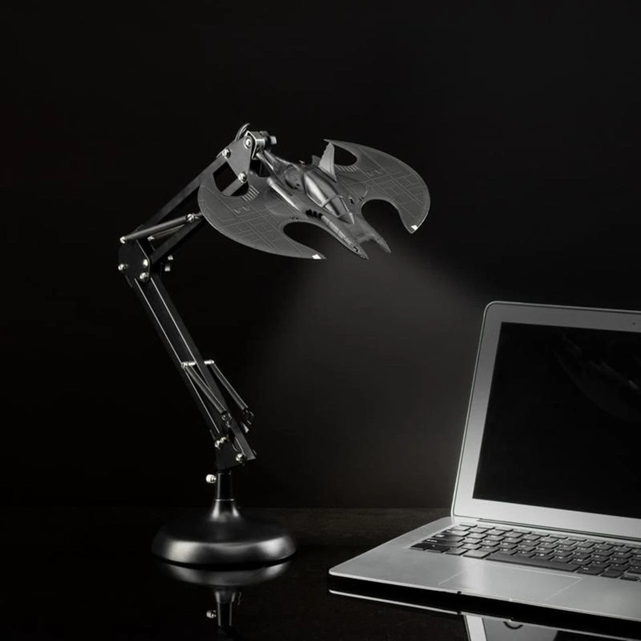 Batman Batwing Posable Desk Light V2 By Paladone - Image 2