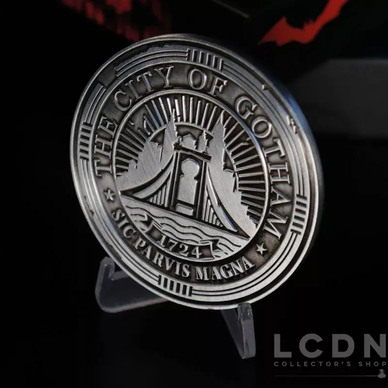 DC The Batman Limited Edition City of Gotham Medallion - Image 5