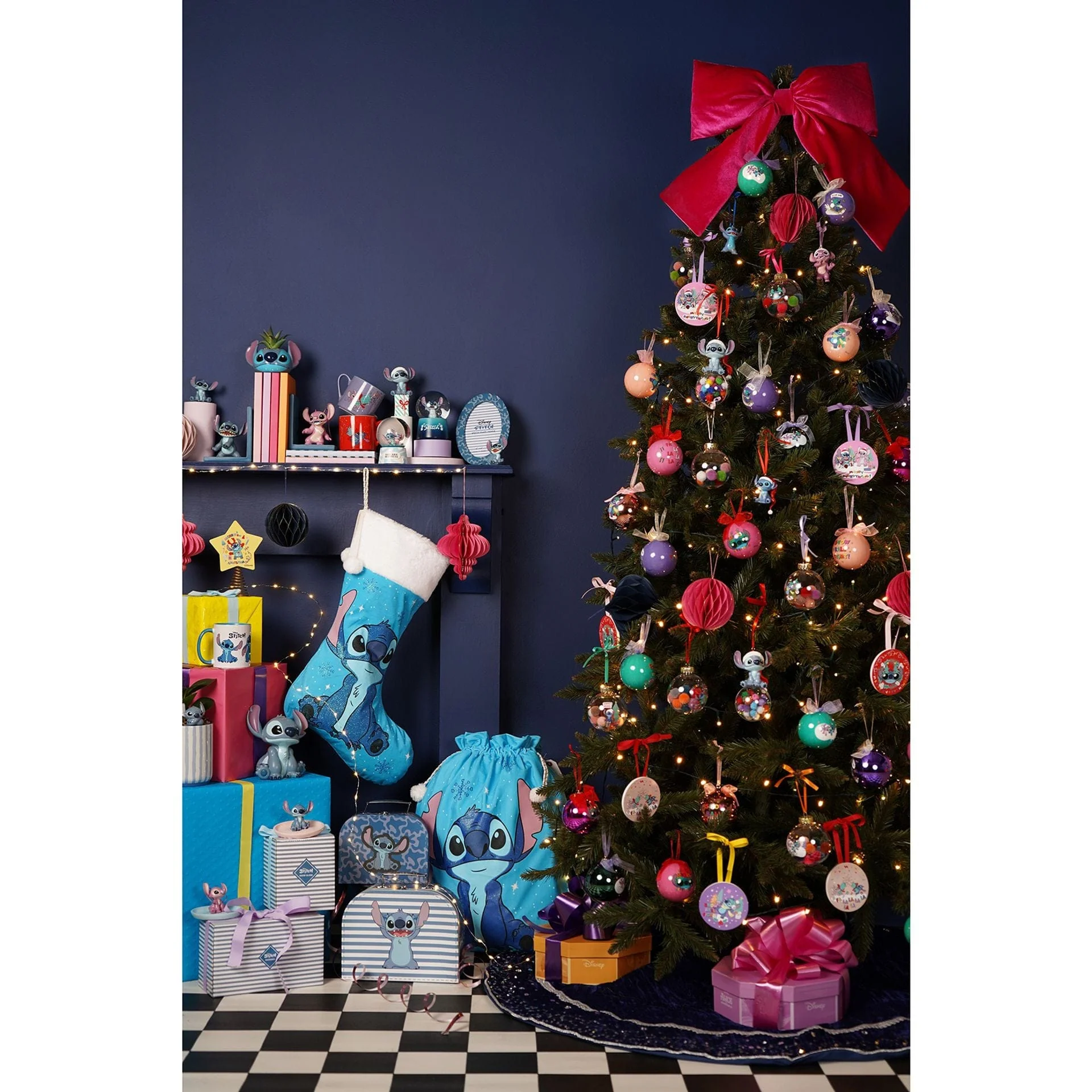 Disney Icons And Villains Christmas Sack 46cm x 53cm - Stitch - Image 5